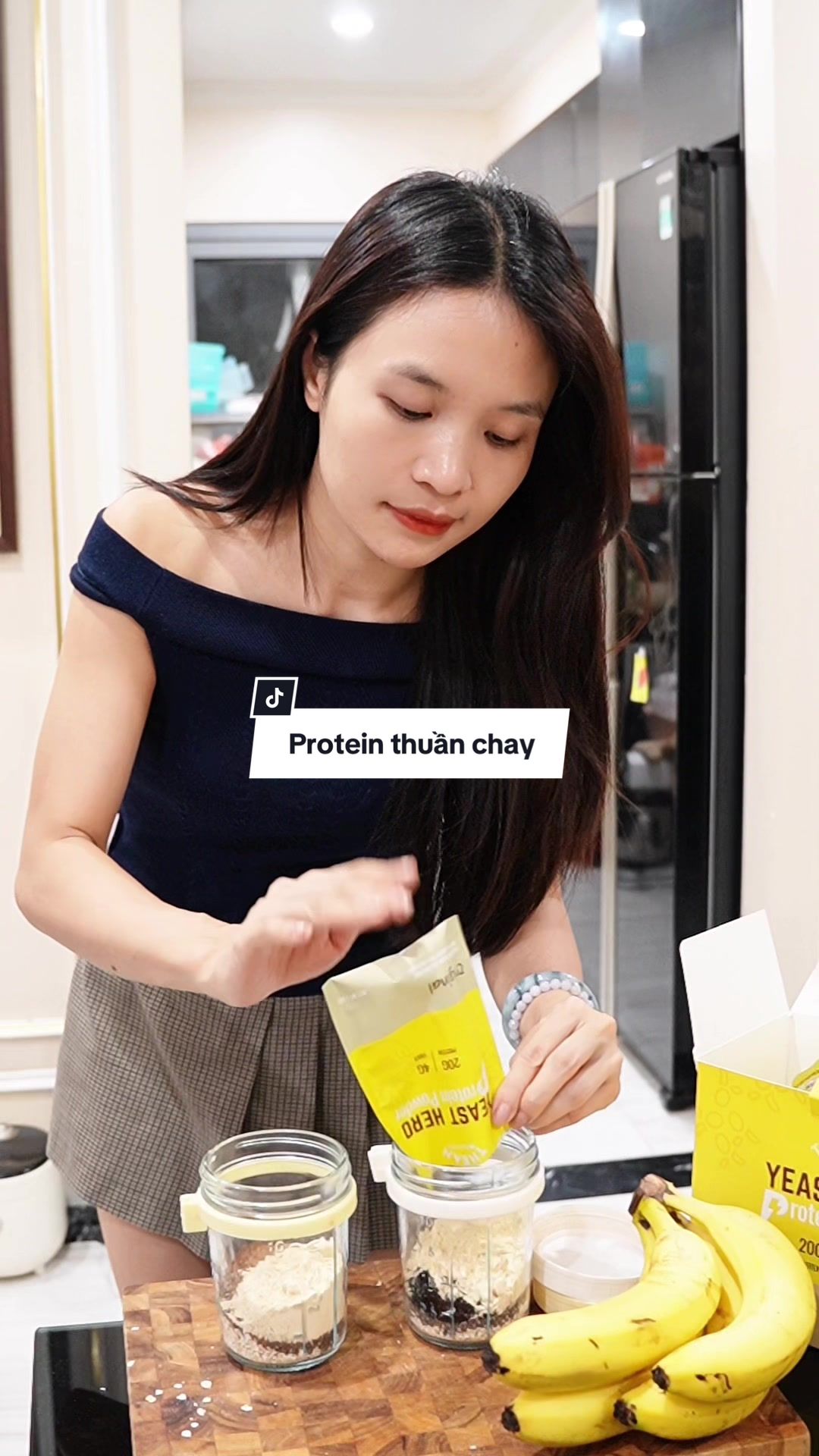 Gần đây mình tìm được dòng bột prtein thuần chay từ chiết xuất nấm men này, ngon, ngậy mà lành tính, không đạm bò hay đậ